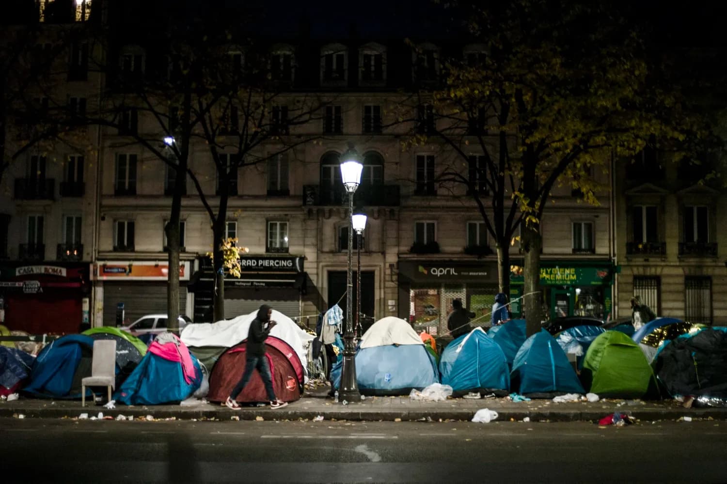 Imigranti in corturi in Paris